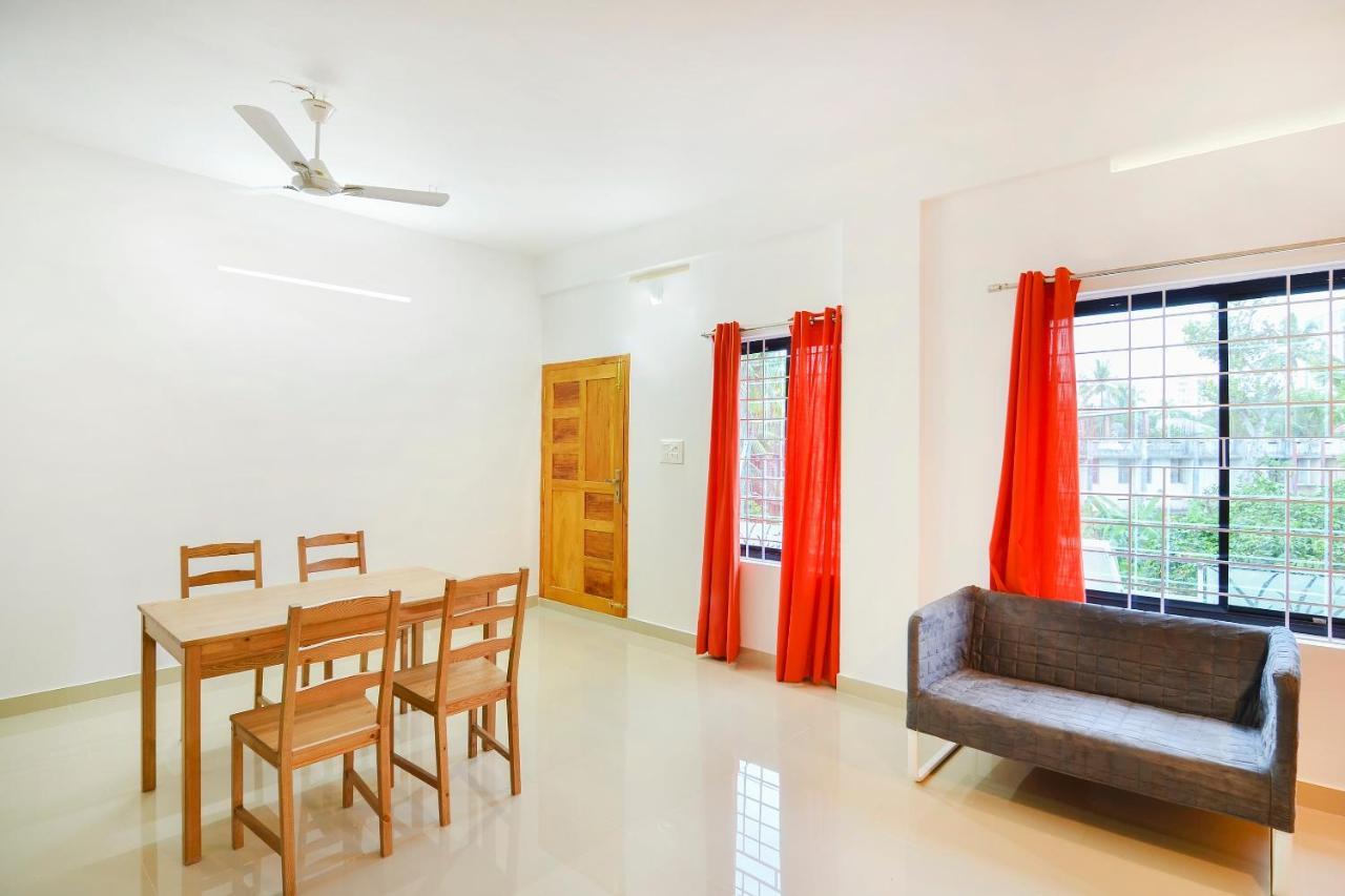 Oyo Home 81801 Akash Villa Trippapur Exterior photo